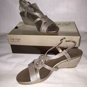 Women wedged sandal